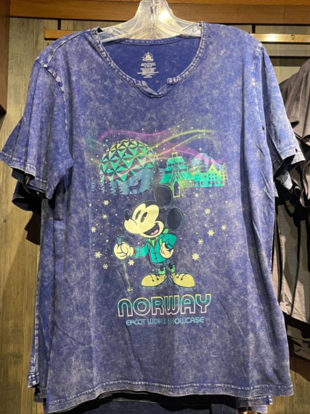 Walt Disney World Parks EPCOT Norway Northern Lights Mickey Adult Shirt